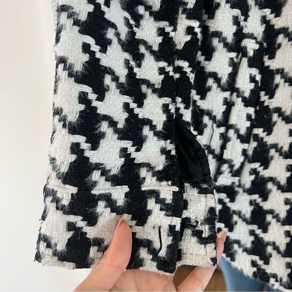 Houndstooth Shacket - Picture 6 of 9